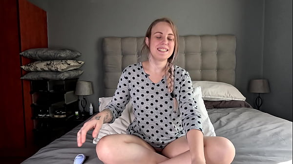 Nonton Hot Girl Playing With A Finger Vibrator Until She Cums thumbnail