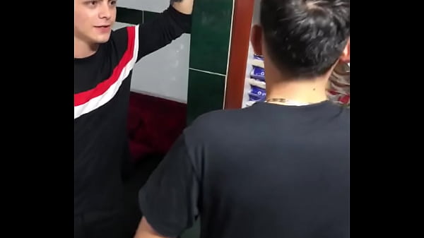 La Mujer de mi hermanastro le gusta comerse mi polla