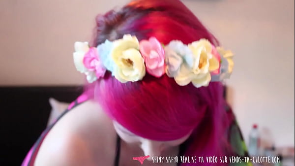 Vends ta culotte Alternative girl se déshabille etse caresse la chatte Shiny Safyr