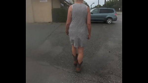 Gf pulls skirt up and shows ass in public 