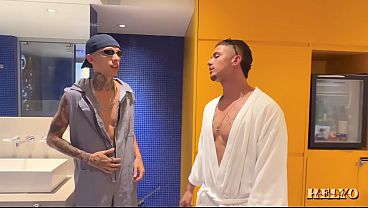 Ela Gosta De Duas Rolas De Uma Vez, Foi S&oacute; Botad&atilde;o Na Novinha Safada thumbnail