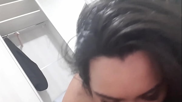 Pagando um boquete delicioso para o meu cliente