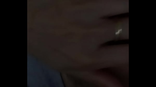 Gaucha do bucet&atilde;o masturbando 