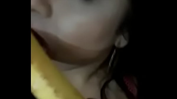 Play MP4 - BBW Latina Gives Sultry Banana blowjob