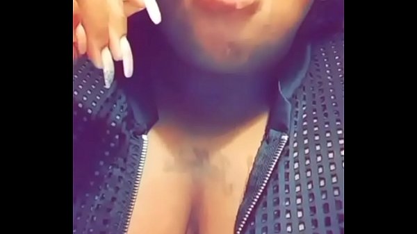 Play MP4 - Sucking the cream off