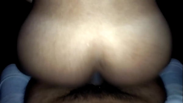 Fudendo gosto na balada esse puto chamei ele pro canto e meti a rola no seu rabo no p&ecirc;lo 