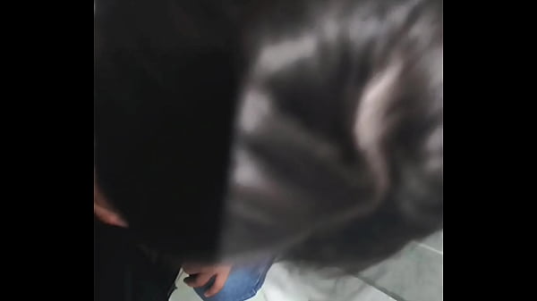 Play MP4 - Nos conocimos en la Fiesta y a los 5 minutos ya est&aacute;bamos COGIENDO en el Ba&ntilde;o&period; Me dice 'NO GRABES&rsquo;&period;&period;&period; Pero follaba tan rico que no pude evitarlo &iexcl;&iexcl;CASI NOS CACHAN&excl;&excl;