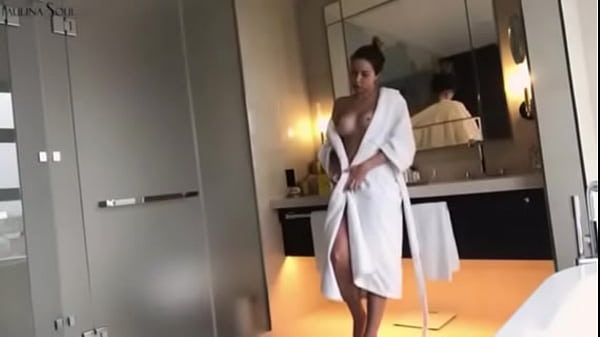 Play MP4 - Sexy Paulina Passionate Fucking her Pussy in Bathroom