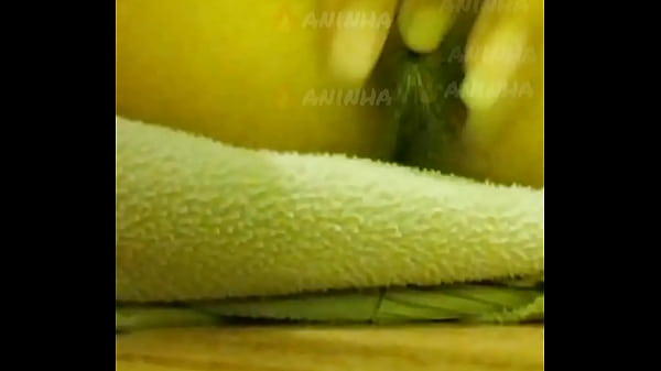 Primeira vez colocando umplug no cuzinho // se inscrevapara conteúdo exclusivo