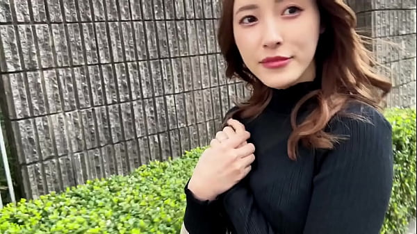 抑えきれない性欲に我慢ならずお店でお触り&路上キス/ホテin早々チン嗅ぎ『早くシたかった...///』脱がせば美乳fcup&times;しなやかな淫猥body&rarr;濃厚フェラテクに勃起不可避/ご無沙汰マ●コに生チン挿入...！ピストン毎に激乱れ即イキpart1 thumbnail