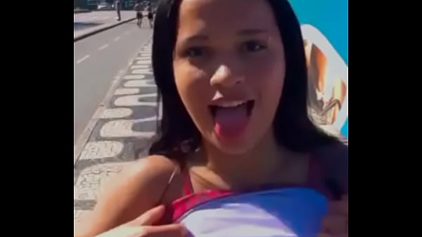 Play MP4 - Bricadeira na Praia Carolina Carioca