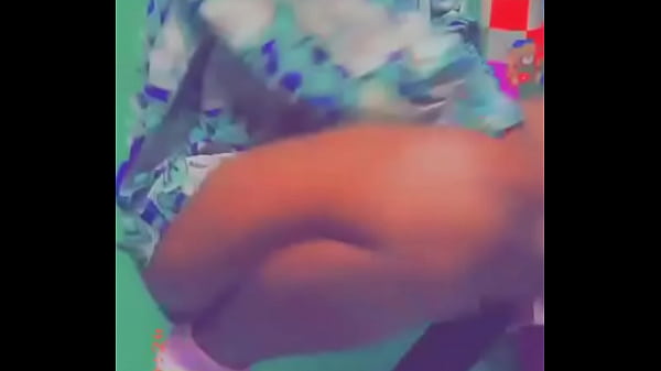 Nigerian shaking pussy without pants 