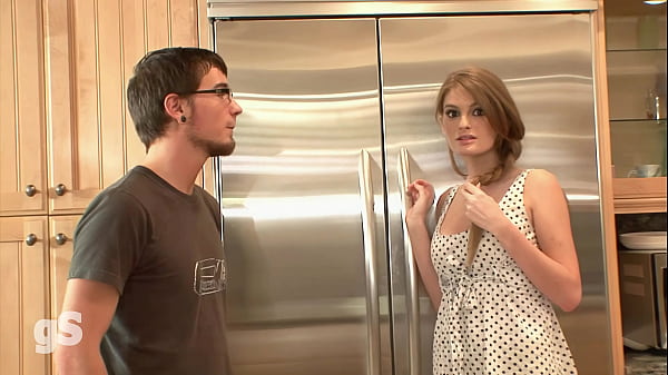 Play MP4 - This night that sexy brunette has hot fuck in her wet pussy