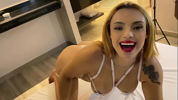 Play MP4 - Smoking and fucking