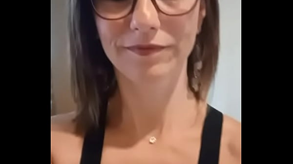 Nonton Je Te Fait D&eacute;couvrir Une De Mes Nouvelles Tenue thumbnail