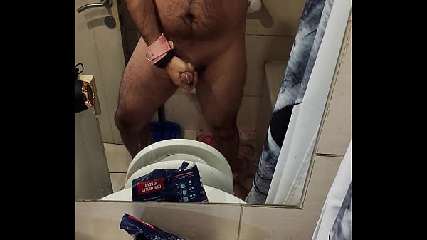 Masturb&aacute_ndome con cadenas