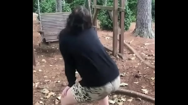 Emerald Twerking Compilation thumbnail