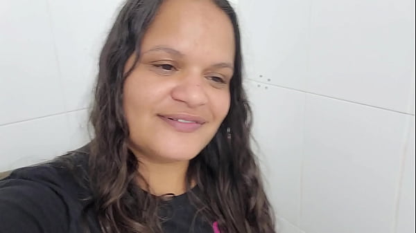 Paty Bumbum Usando Varinha Magica E Consolo thumbnail