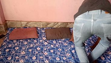 Nonton वाइफ और उसकी सौतेली बहन ने एक साथ थ्रीसम में चुदवाया thumbnail