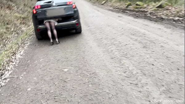 Passing By Physiotherapist Helps Injured By Girl With His Curative Dick thumbnail