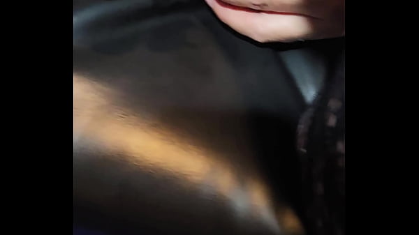 Play MP4 - アナルプラグと手でイかされる女装