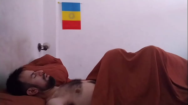 Sexo matutino con mi papi peludo. Desayuno su verga deliciosa. 