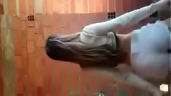 Loirinha deliciosa dan&ccedil_ando Funk