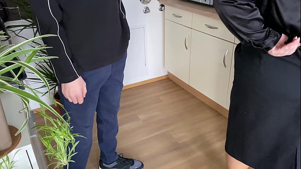 Play MP4 - Fuck my Stepmother-in-law like a rabbit in the kitchen and cum on her gorgeous ass