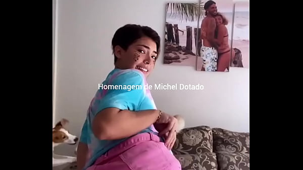 Nonton Novinha Dan&ccedil;ando thumbnail