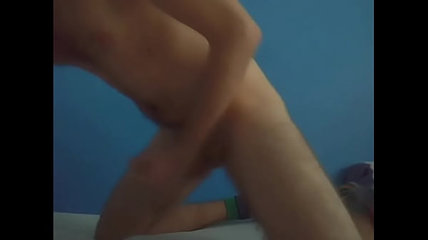 Jerking off on all fours