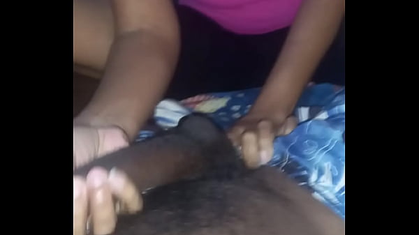 meia irmã chupa pau e_depois beija namorado gosada