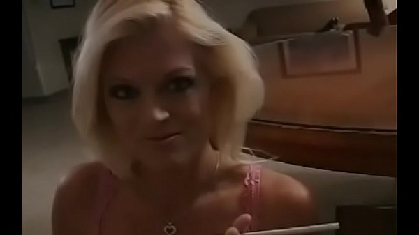 Nonton Smoking And Enchanting Her Chap thumbnail