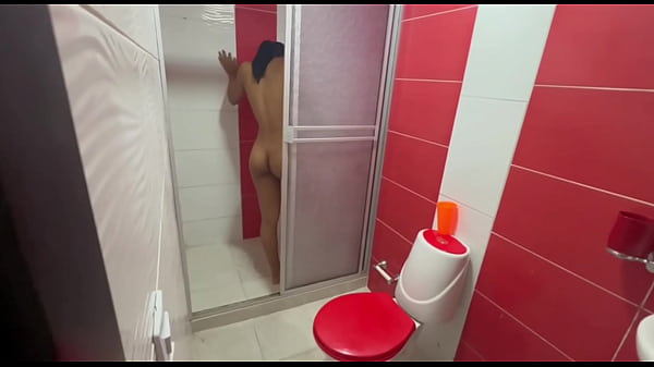 Play MP4 - I catch my sister-in-law in the shower and cum in her mouth&period; homemade mexican