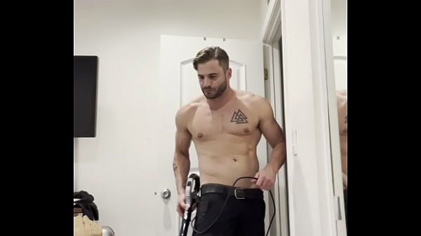 Play MP4 - Cleaning the house