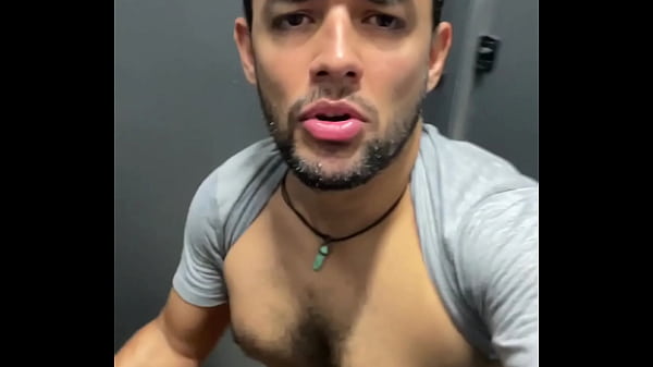 Foda No Banheiro Publico, Um Entra E Sai Do Box , Machos Saciados - 02 thumbnail