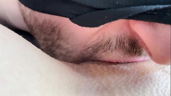 Pussy eating close up 
