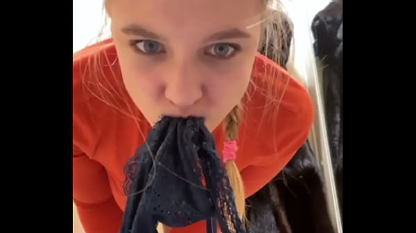 Play MP4 - Extreme fucking&period; Public masturbate&period; Fingering pussy&period; Vibrator&period; Control me&period; Close up pussy