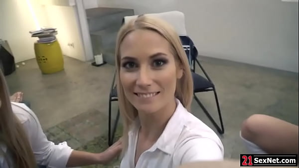 3 blondes licking andtoying_their ass