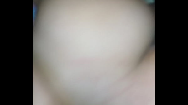 Me lo mueve mientras se lo meto 