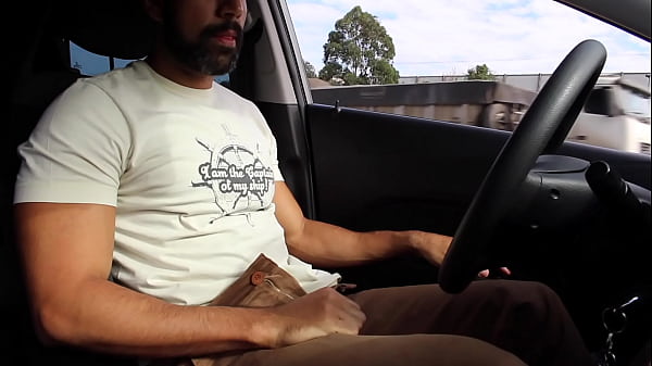 Play MP4 - on the road masturbating
