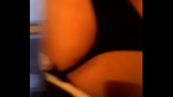 Mostrando mi esposa d.