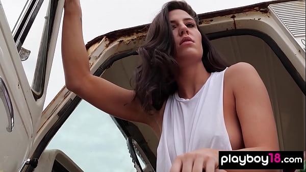 All natural Portuguese babe CarmenNikole_taking asunbathon the_plateau