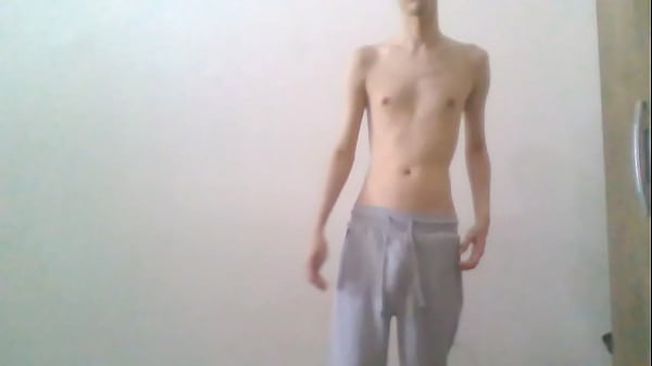 Play MP4 - Hung guy trying out clothes for date night