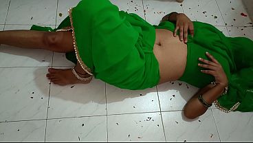 Nonton Priya Bhabhi Birthday Celebration- Bhabhi Smeared Cake Onto Cock And Licked It, Then Ride Her Devar, Bouncing Up And Down As She Got Fucked thumbnail