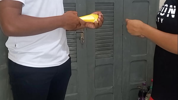 Entregador fudeu meu cuzinho pra pagaro lanche