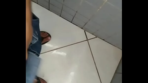 Play MP4 - Novinho masturbando