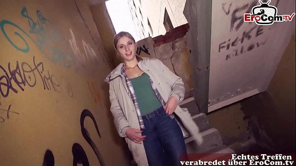 Play MP4 - EroCom Date - Sch&uuml;lerin im Wintermantel abgeschleppt und im geb&uuml;sch outdoor gefickt