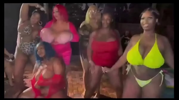 Play MP4 - BARRYS BOOB FEST