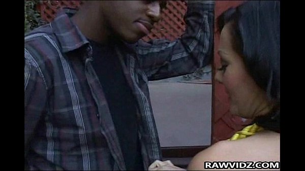 Play MP4 - Big Black Dick On Brunette