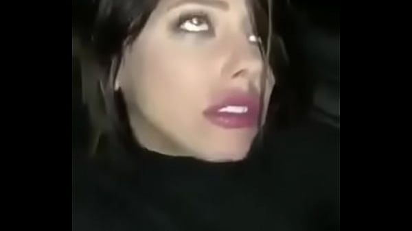 Amigas haciendolo un rico oral en el bus 